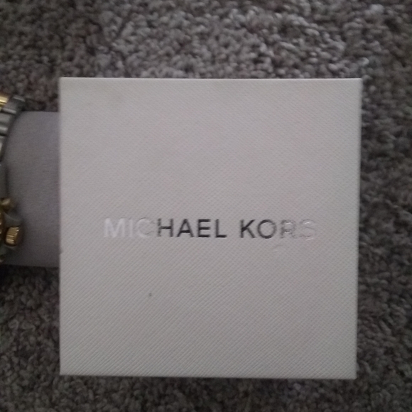 Michael Kors Watch - Picture 2 of 2